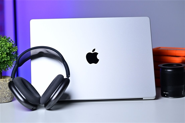 放弃Mini-LED！苹果MacBook拥抱OLED：三星拿到独家供货资格
